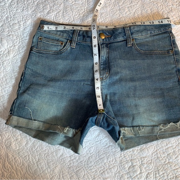 Daily ritual denim faded cut off jean shorts, high rise - Picture 3 of 7
